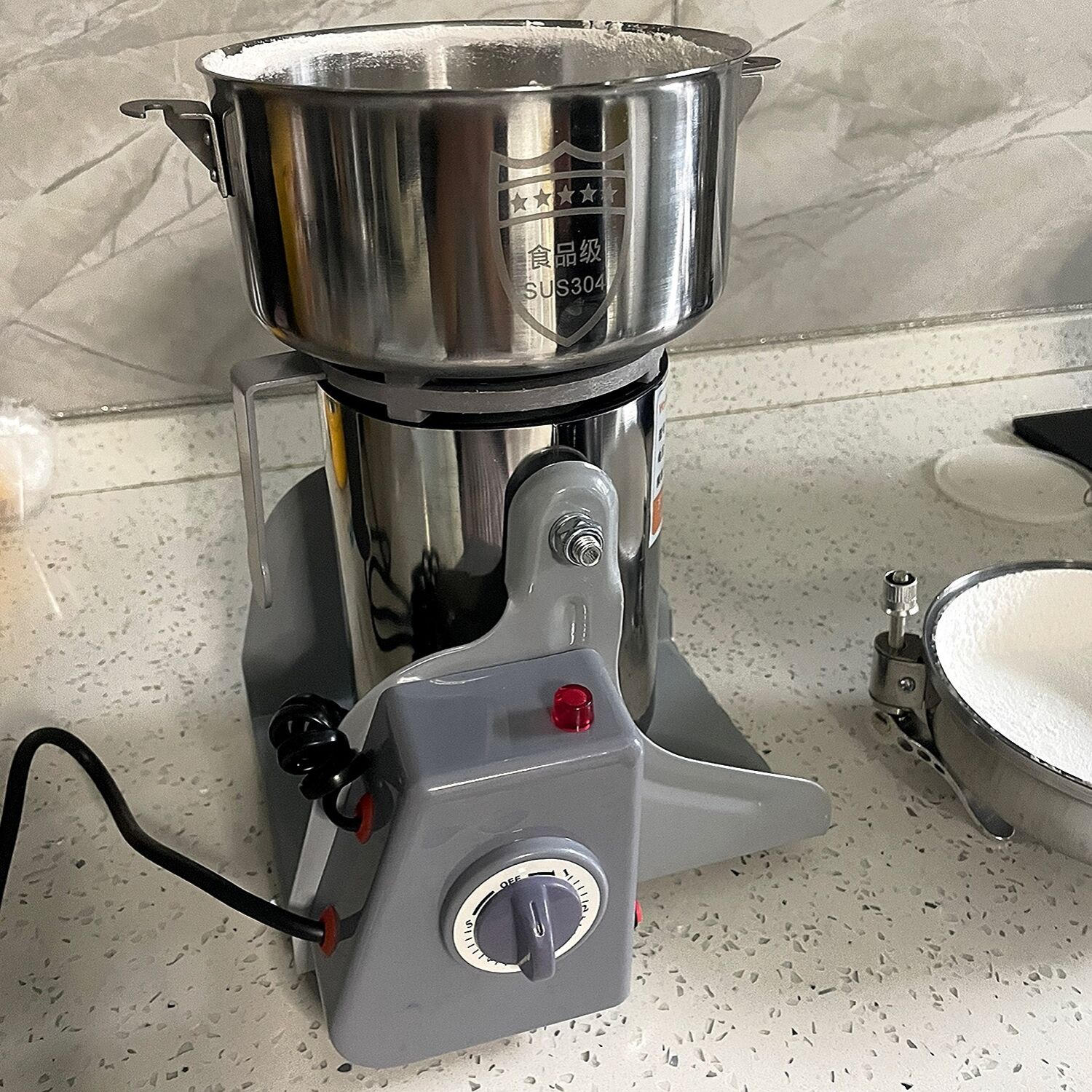 Polvere di mulino di tipo osci - Electric Grain Mill 2500W recensione e prezzo