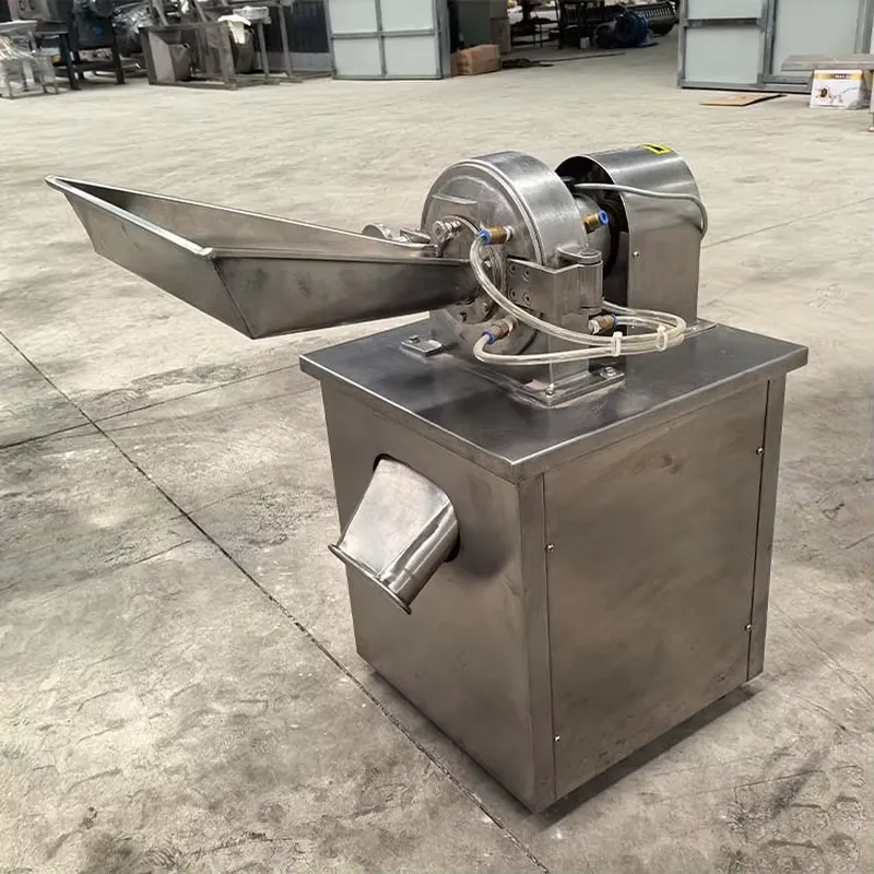 Macchina Tritatutto Commercial - Herb Grinder Machine Commercial recensione e prezzo
